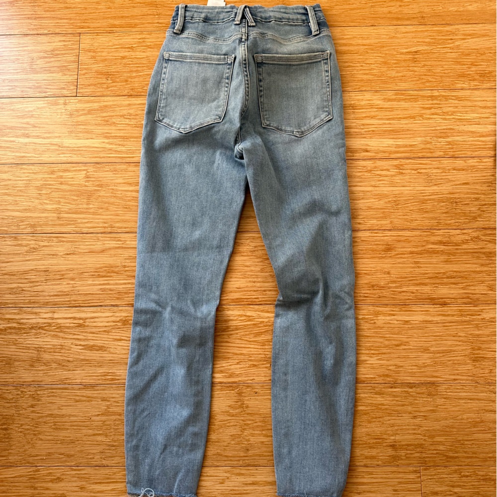 Good American good waist crop raw edge